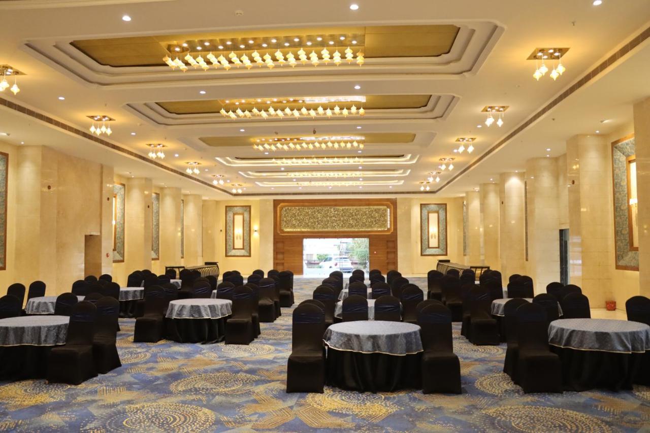 Pride Hotel Bhopal Zewnętrze zdjęcie