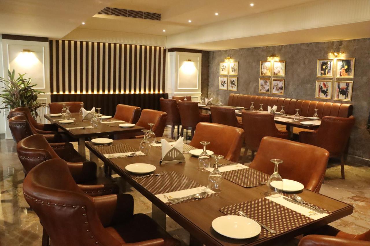 Pride Hotel Bhopal Zewnętrze zdjęcie