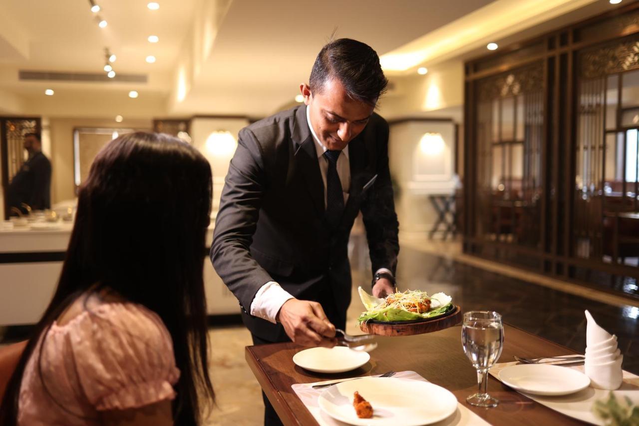 Pride Hotel Bhopal Zewnętrze zdjęcie
