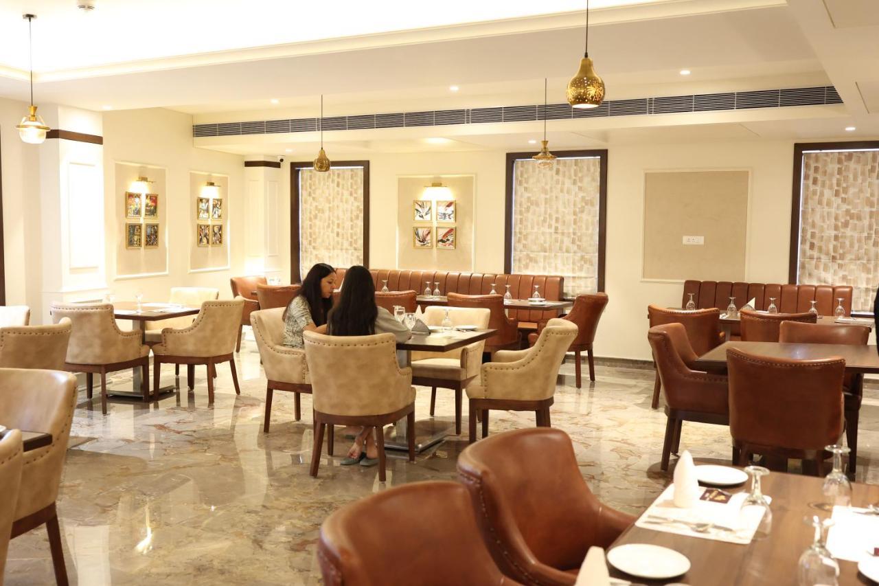 Pride Hotel Bhopal Zewnętrze zdjęcie