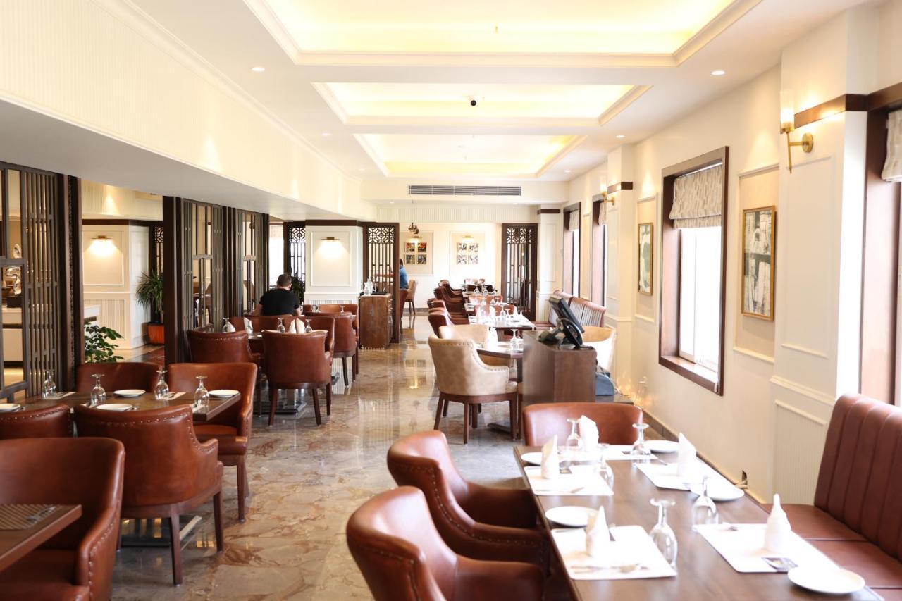 Pride Hotel Bhopal Zewnętrze zdjęcie