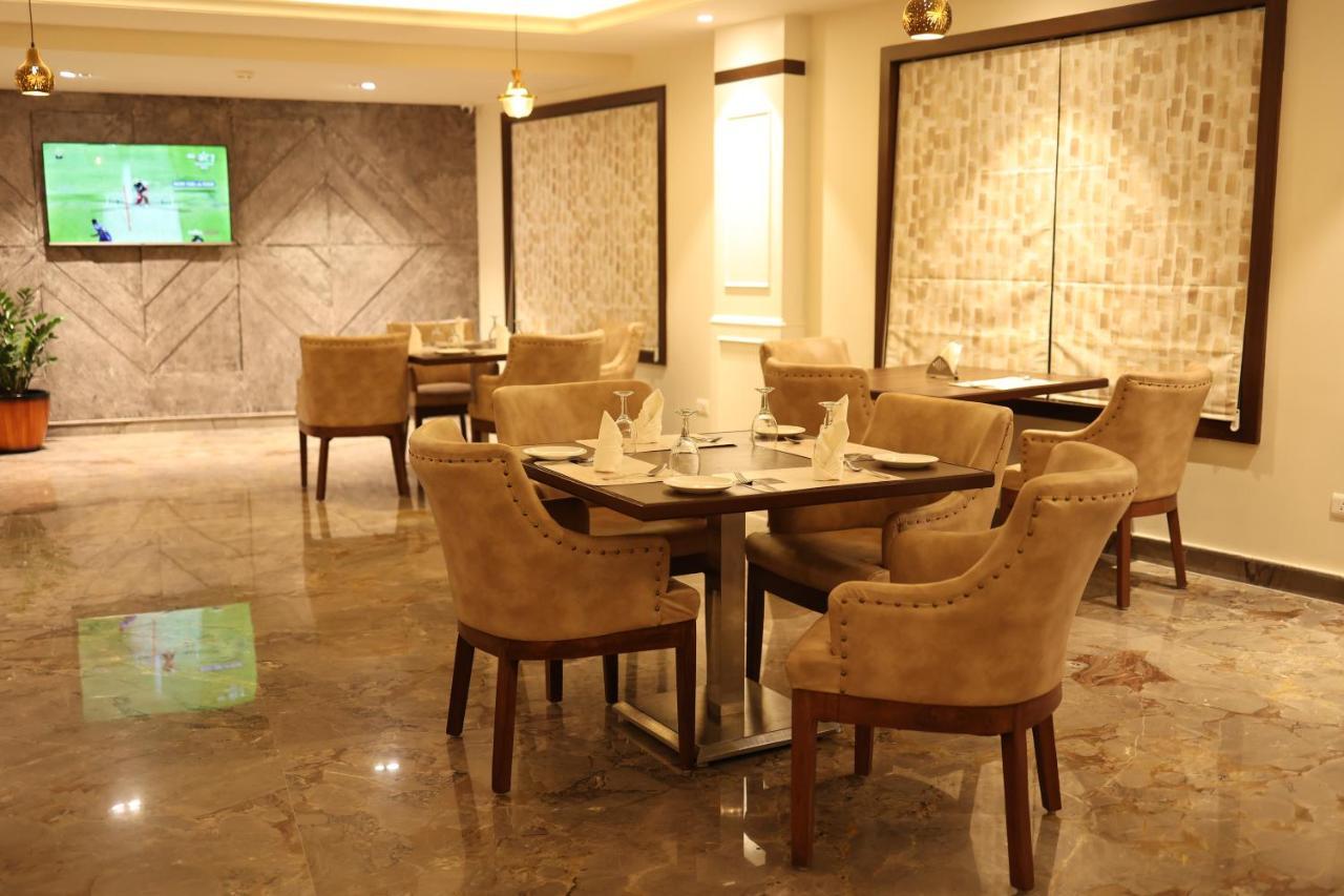 Pride Hotel Bhopal Zewnętrze zdjęcie